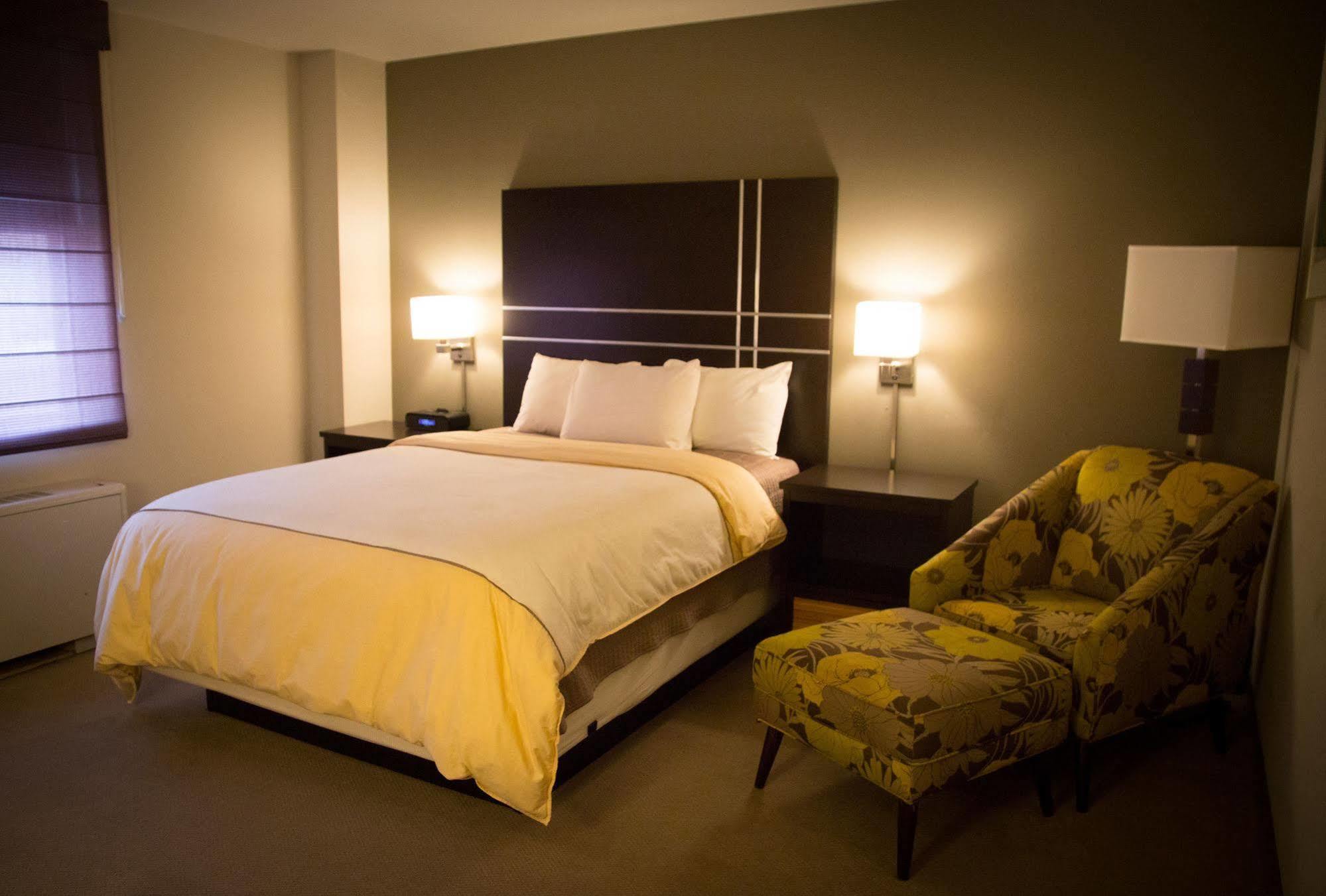 Iowa House Hotel Iowa City Eksteriør bilde